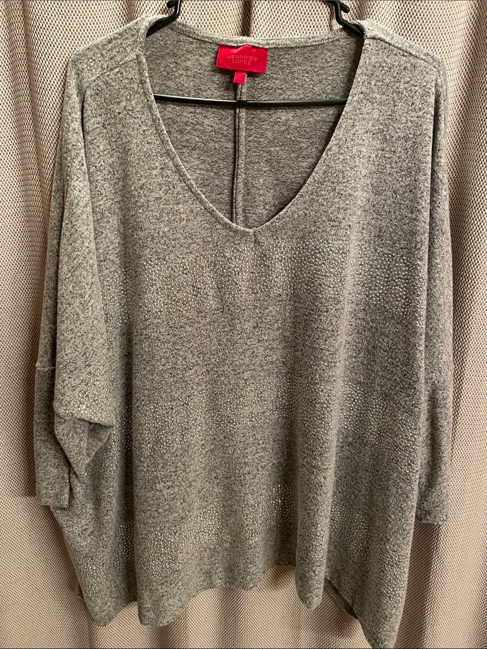 Jennifer Lopez Silver-Gray V-Neck Sweater with Subtle Sparkle